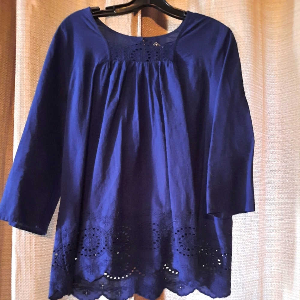 Navy top